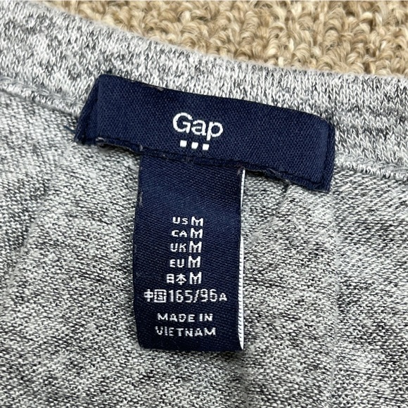 Gap Factory: Women’s Heather Gray Lightweight Scoop Neck Sweater, Size M - Picture 7 of 9